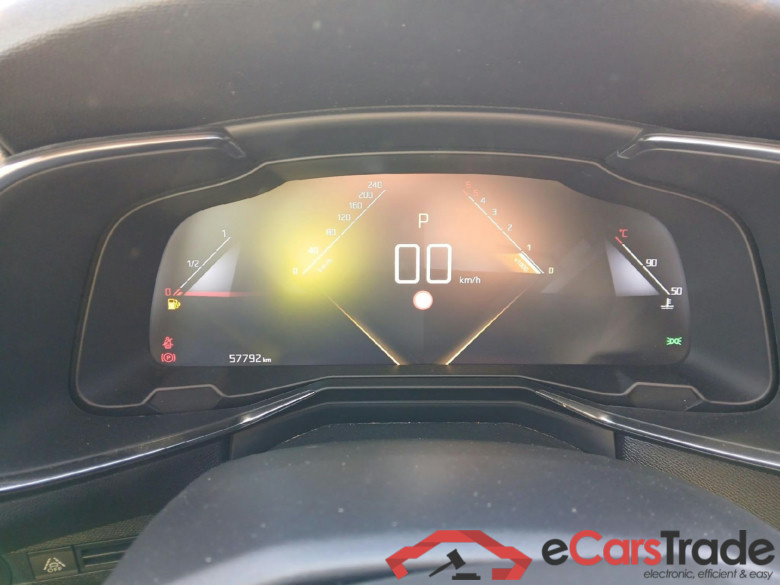 DS DS 7 Crossback / 2017 / 5P / todoterreno BlueHDi DE 96kW (130CV) Auto. CHIC (AC) #4