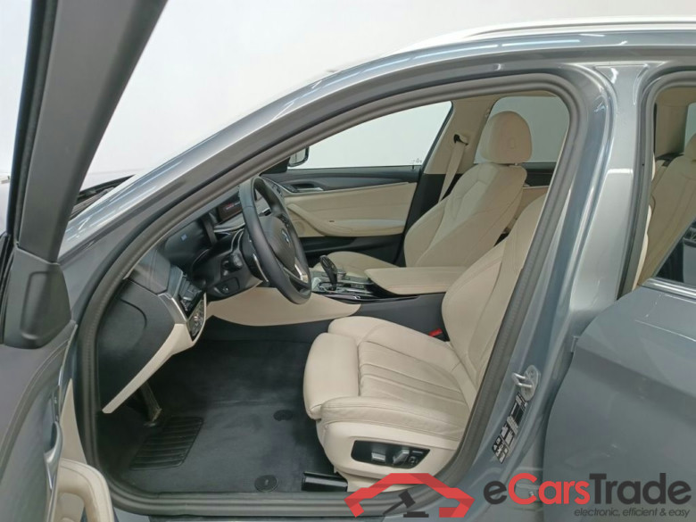 BMW 5 TOURING DIESEL - 2020 520 dXA 190hp MHD 5d (total options: 10,095 Ex.Vat) #3