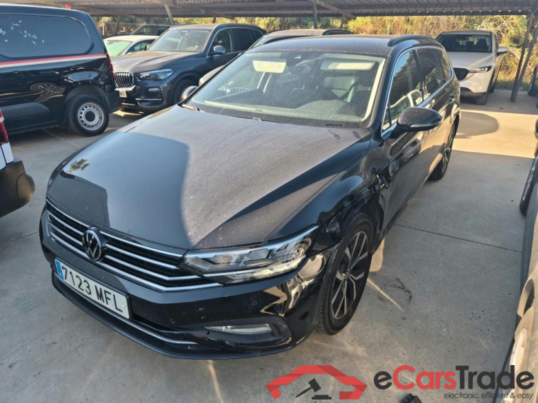 VOLKSWAGEN Passat / 2019 / 5P / familiar Variant Executive 2.0 TDI 90kW (122CV) D #1