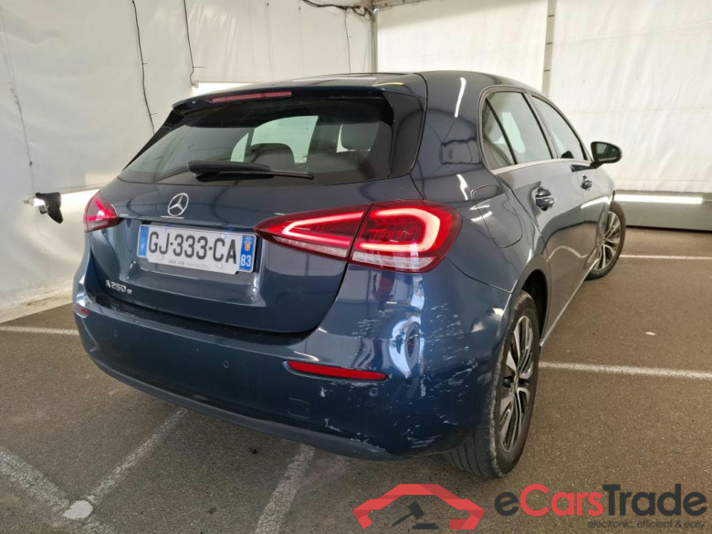 MERCEDES-BENZ Classe A Compact / 2018 / 5P / Berline A 250 e Business Line 8G-DCT #4