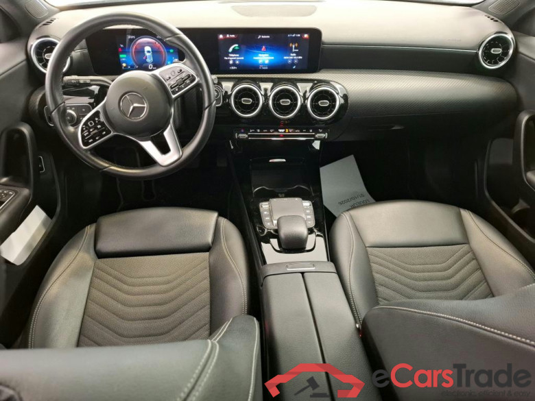MERCEDES-BENZ Classe A Compact / 2018 / 5P / Berline A 250 e Business Line 8G-DCT #6