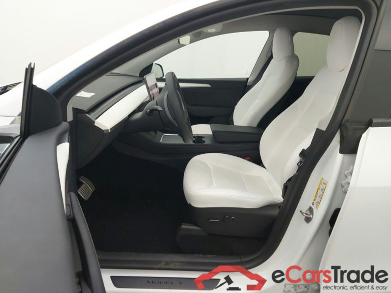 Tesla Model Y Performance Dual Motor AWD 5d #3