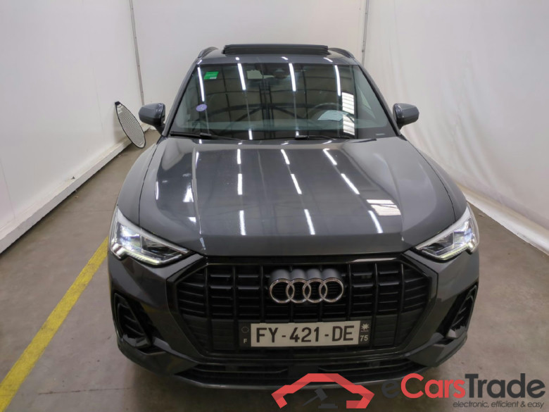 AUDI Q3 / 2018 / 5P / SUV 45 TFSI E 245 S TRONIC S LINE #3